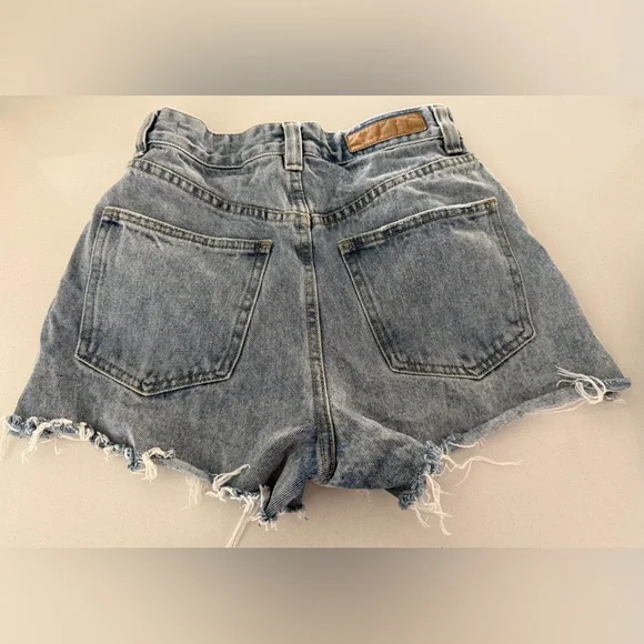 Women's Distressed Cotton: On High Rise Denim Shorts - Picture 4 of 9